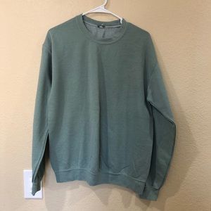 Brandy Melville Erica green sweatshirt sweater